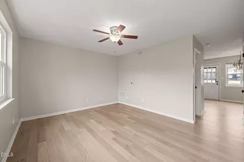Living - 1002 Willow Dr #59, Chapel Hill, NC 27514 photo 1 of 3