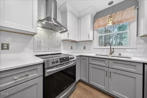 Kitchen - 928 Danbury Dr, Durham, NC 27703 photo 7 of 8