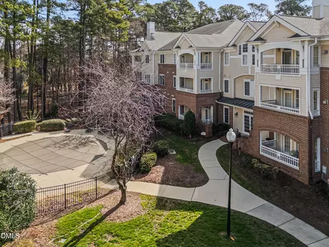 100 Northbrook Dr #101, Raleigh, NC 27609