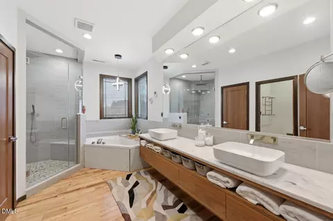 Bath - 3315 Denada Path, Durham, NC 27707 photo 7 of 11