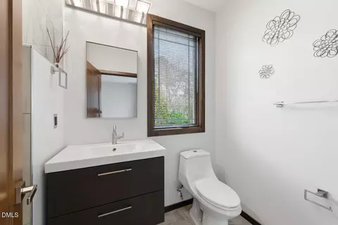 Bath - 3315 Denada Path, Durham, NC 27707 photo 5 of 11