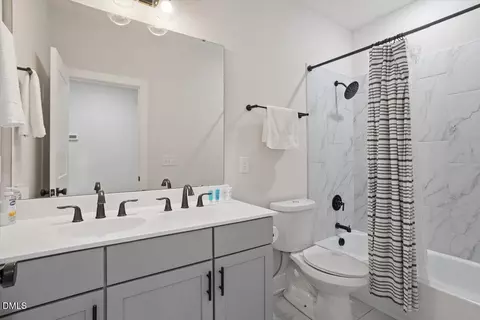 Bath - 413 Watson St, Raleigh, NC 27601 photo 2 of 4