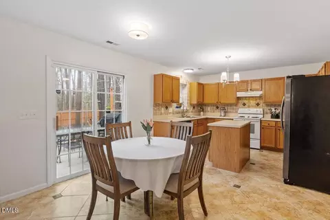 Dining - 8300 Eel Ct, Raleigh, NC 27616 photo 4 of 5