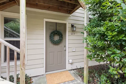 1513 E Franklin St #BLDG F  123, Chapel Hill, NC 27514