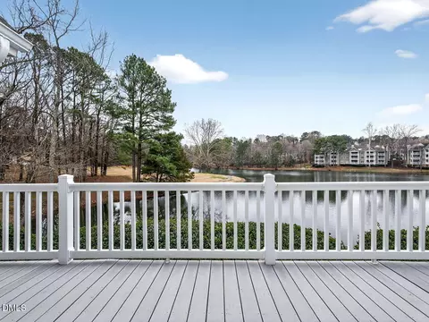 121 Westview Cove Ln, Cary, NC 27513