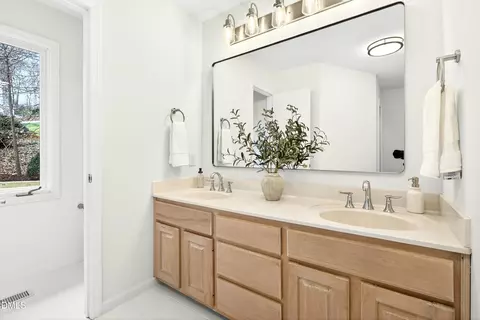 Bath - 3304 Abney Pl, Raleigh, NC 27607 photo 2 of 4