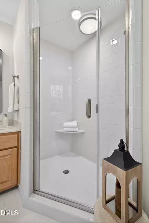 Bath - 3304 Abney Pl, Raleigh, NC 27607 photo 3 of 4