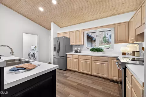 Kitchen - 3304 Abney Pl, Raleigh, NC 27607 photo 3 of 6