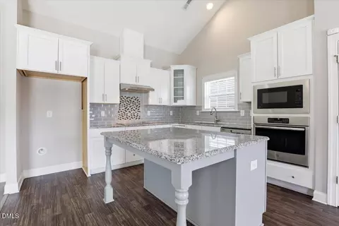Kitchen - 157 Ramsgate Dr, Clayton, NC 27520 photo 4 of 4
