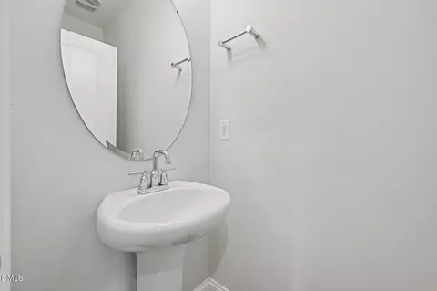 Bath - 3010 Dunnock Dr, Durham, NC 27713 photo 2 of 3