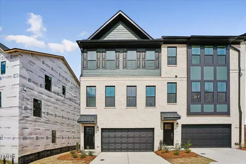 129 Midtown Rows Way #15, Fuquay Varina, NC 27526