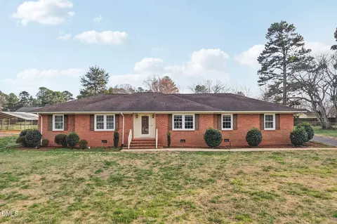 1009 Driftwood Dr, Siler City, NC 27344