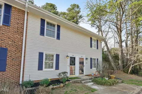 1128 Nottingham Cir, Cary, NC 27511