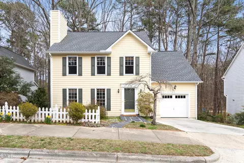 218 Oxford Hills Dr, Chapel Hill, NC 27514