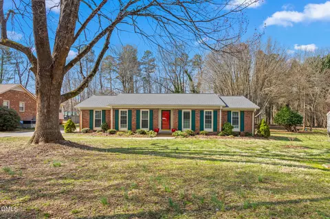 105 Oakview Dr, Elon, NC 27244