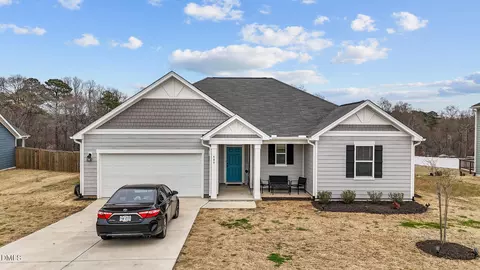 489 Thorny Branch Dr, Raleigh, NC 27603