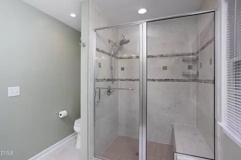 Bath - 6 Ozark Ct, Durham, NC 27713 photo 3 of 5