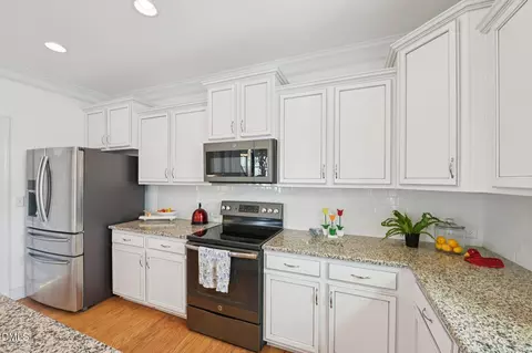 Kitchen - 1017 Searstone Ct, Durham, NC 27713 photo 4 of 6