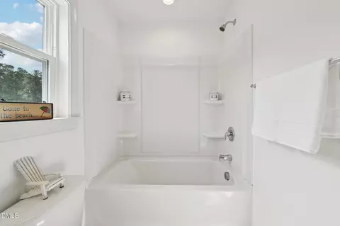 Bath - 1017 Searstone Ct, Durham, NC 27713 photo 5 of 6