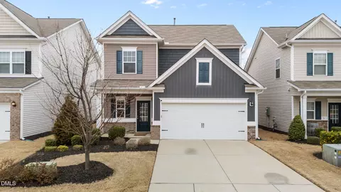 6 Pathway Dr, Clayton, NC 27527