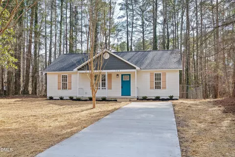 103 Callaway Ln, Selma, NC 27576
