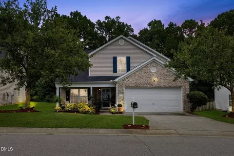 505 Pyracantha Dr, Holly Springs, NC 27540