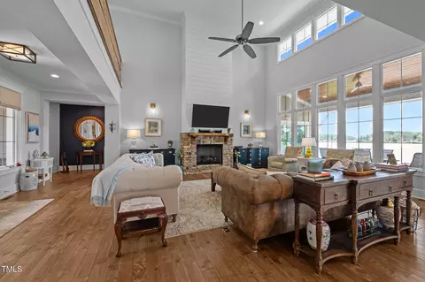 Living - 976 Estate Rd, Semora, NC 27343 photo 2 of 4