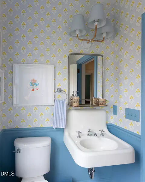 Bath - 3433 Dover Rd, Durham, NC 27707 photo 6 of 7
