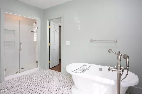 Bath - 3433 Dover Rd, Durham, NC 27707 photo 3 of 7