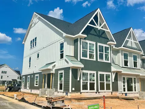 709 Trailboard Rd, Fuquay Varina, NC 27526