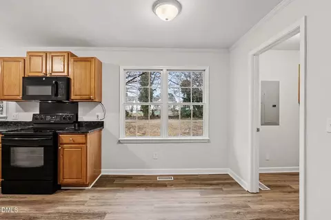 Entry Way - 191 S Ida St, Coats, NC 27521 photo 2 of 2
