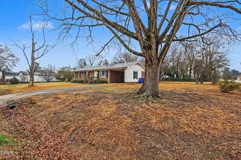 Exterior - 191 S Ida St, Coats, NC 27521 photo 2 of 2