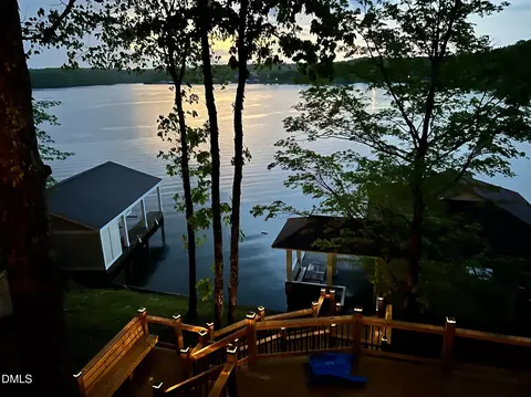 316 Bunny Rabbit Rd, Leasburg, NC 27291