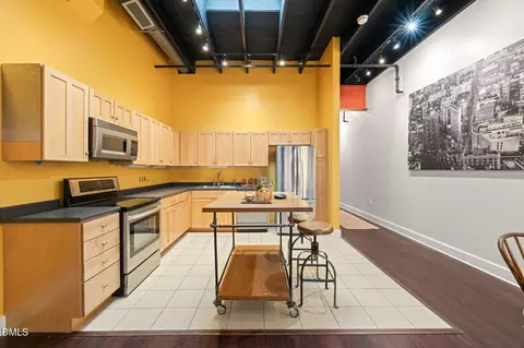Kitchen - 208 Rigsbee Ave # 206, Durham, NC 27701 photo 3 of 4
