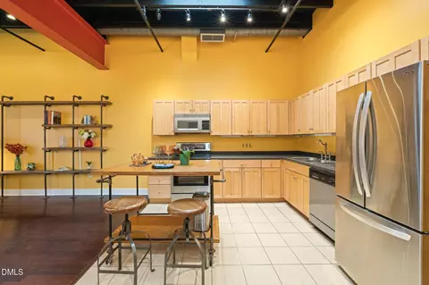Kitchen - 208 Rigsbee Ave # 206, Durham, NC 27701 photo 2 of 4