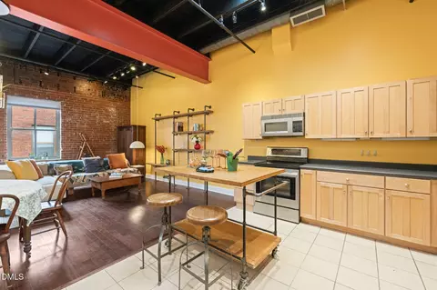 Kitchen - 208 Rigsbee Ave # 206, Durham, NC 27701 photo 1 of 4