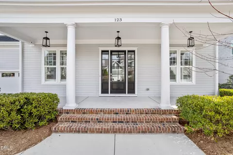 123 Larkin Ln, Chapel Hill, NC 27516