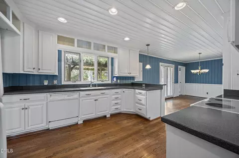 Kitchen - 1103 Guy Ave, Dunn, NC 28334 photo 2 of 5