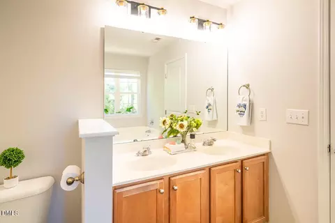 Bath - 6 Dawson Ct, Durham, NC 27703 photo 3 of 6