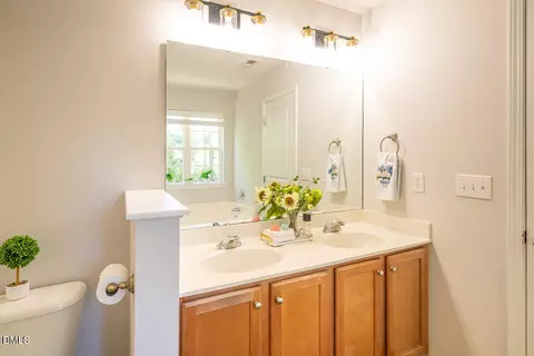 Bath - 6 Dawson Ct, Durham, NC 27703 photo 3 of 5