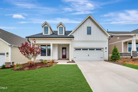 140 Sunny Gln Ct, Fuquay Varina, NC 27526