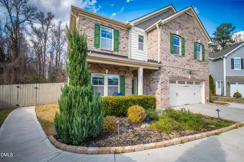 1004 Ledgemont Ct, Fuquay Varina, NC 27526