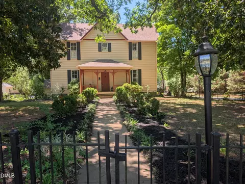 916 W Davis St, Burlington, NC 27215
