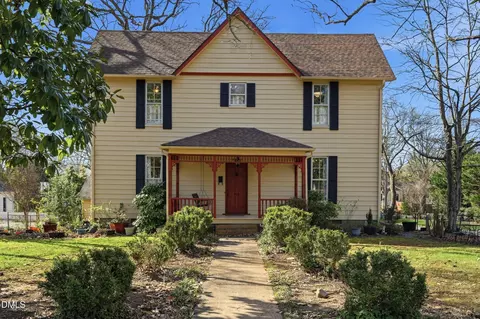 916 W Davis St, Burlington, NC 27215