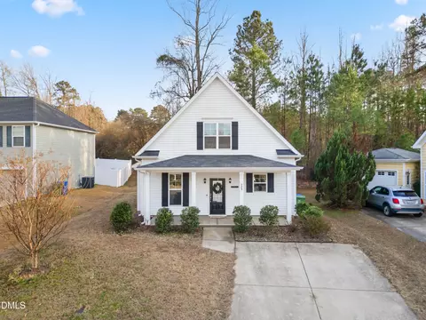 729 Leatherstone Ln, Fuquay Varina, NC 27526