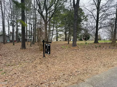 16 Pebble Dr, Graham, NC 27253