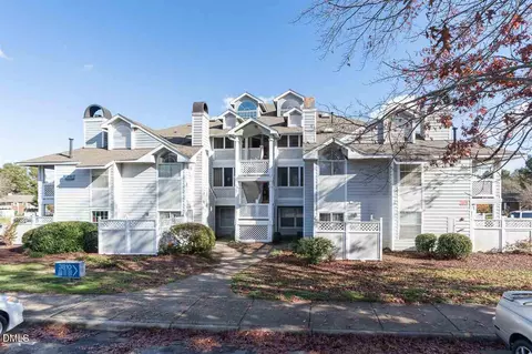 3810 Grey Harbor Dr #307, Raleigh, NC 27616