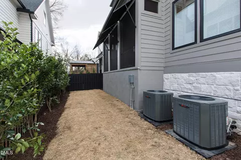 Exterior - 1614 Carson St, Raleigh, NC 27608 photo 6 of 8