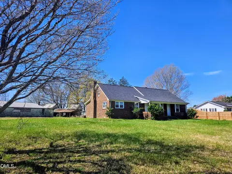 908 Boone Rd, Burlington, NC 27217