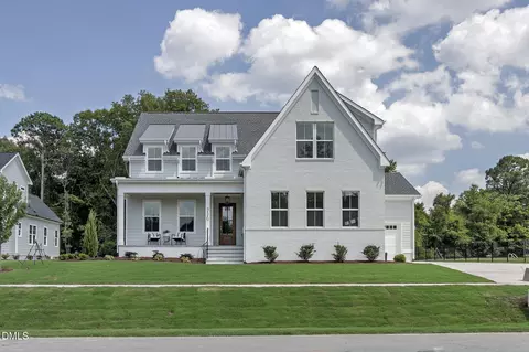 220 Meadow Walk Dr, Fuquay Varina, NC 27526
